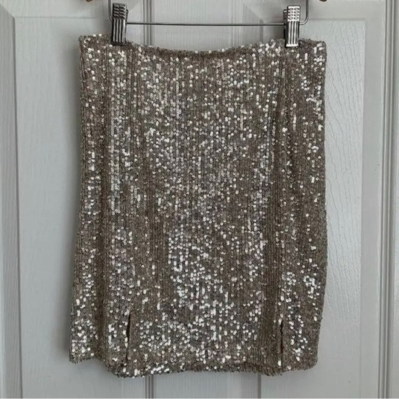 NWOT love on a hanger champagne glitter mini skirt - Picture 6 of 9